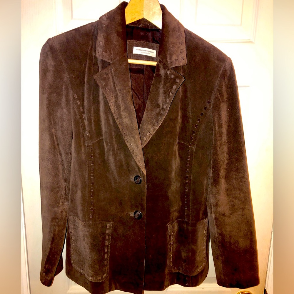 Vintage suede blazer/jacket. 2 button lined. Genuine leather. Front pockets.
